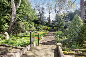 Photo 14- click for photo gallery